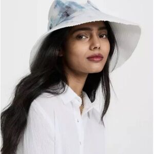 kerri Rosenthal Women’s It’s Magic Sunny Daze Hat. Valued at $185